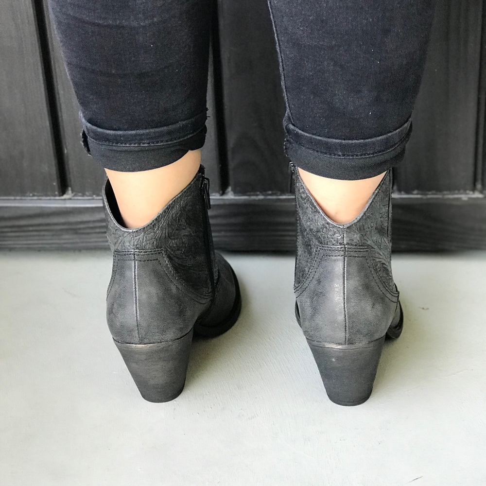 NIB Cowgirl Metallic Charcoal Western Booties - Picture 7 of 7